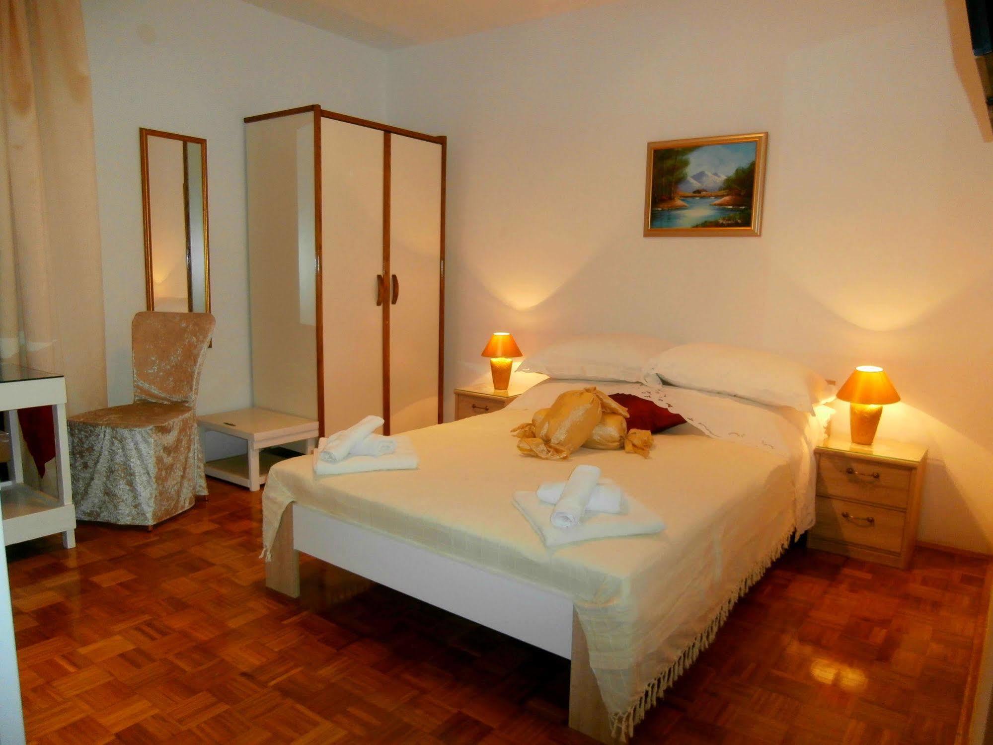 Apartments Cordis สปลิท ภายนอก รูปภาพ